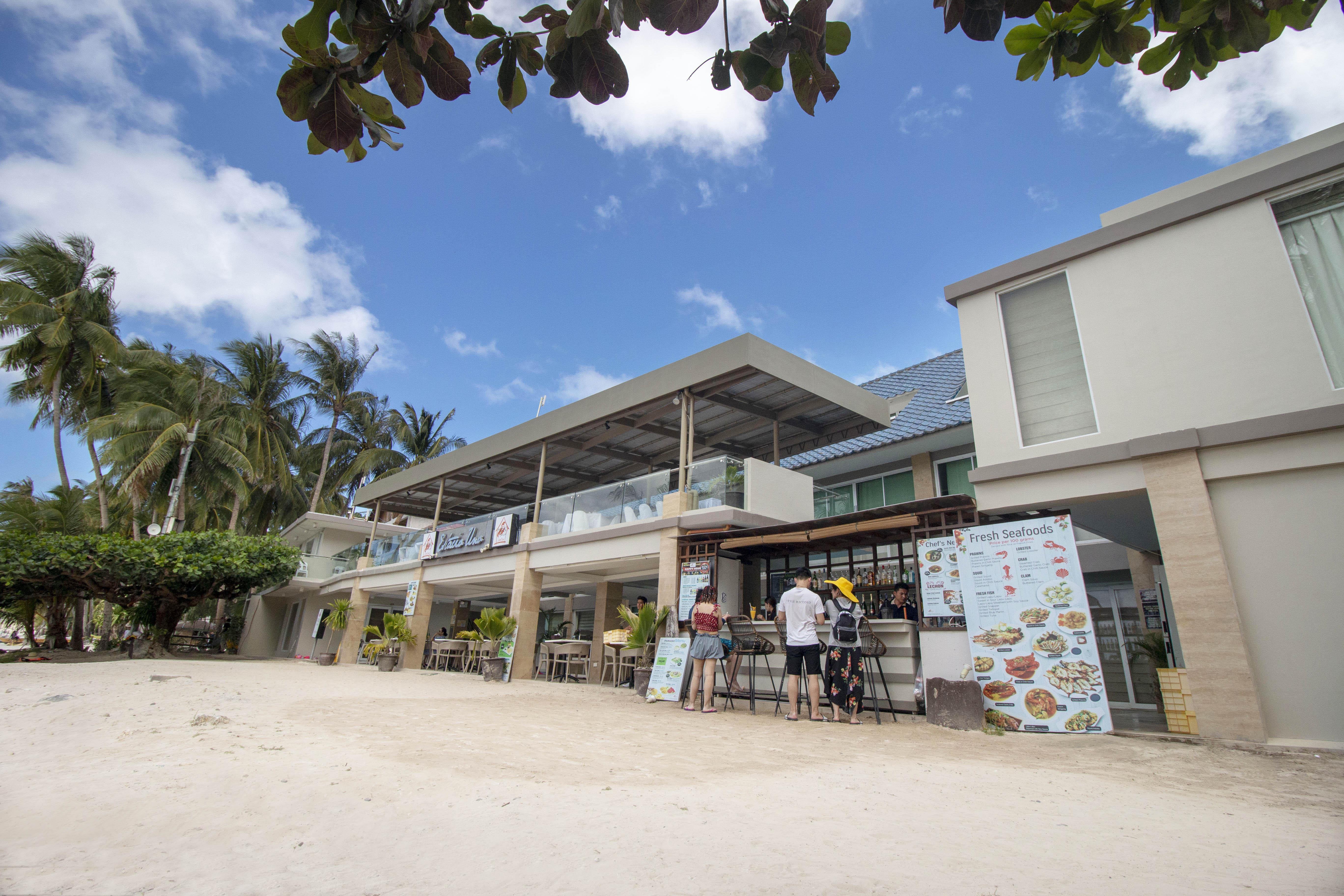 Estacio Uno Hotel Balabag  Exterior photo